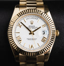 Rolex Day-Date 40mm Dourado, Mostrador Branco Luneta Canelada