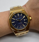 Audemars Piguet Royal Oak 41mm Dourado Mostrador Azul Bezel e Pulseira em aço