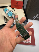 Patek Philippe Nautilus 39mm, Mostrador Verde, Pulseira Couro