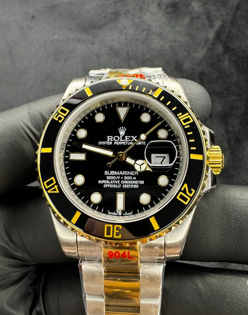 Rolex Submariner Date 41mm Aço/Dourado Mostrador Preto Luneta Preta