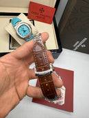 Patek Philippe Nautilus 39mm, Mostrador Cinza, Pulseira Couro