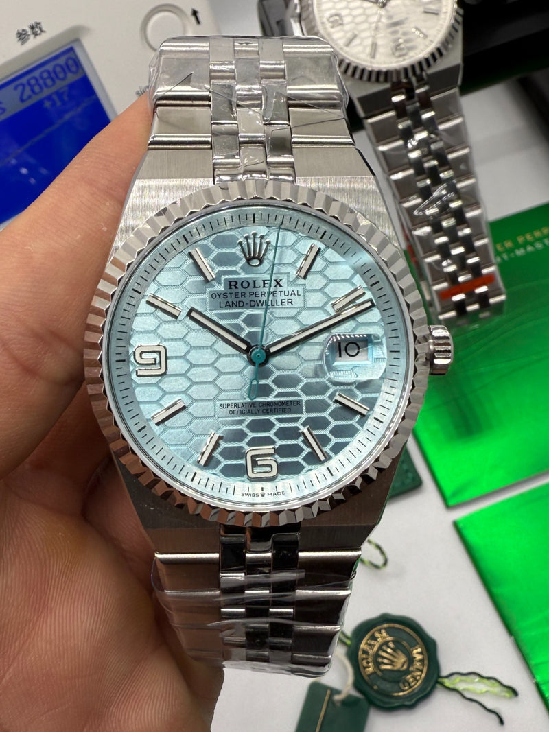 Rolex Oyster Perpetual Land‑Dweller 40mm, Mostrador Tifanny