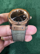 Hublot Classic Fusion 45mm Aço Rosê Mostrador Cinza Puls. Couro com Borracha
