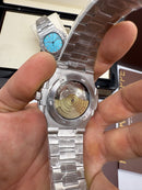 Patek Philippe Nautilus 39mm, Mostrador Marrom, Pulseira Aço