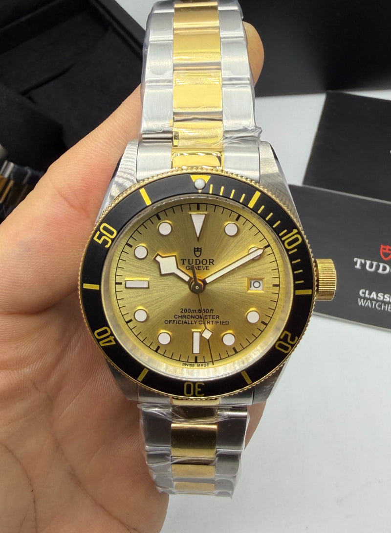 Tudor Black Bay 43mm Aço/Dourado - Mostrador Dourado