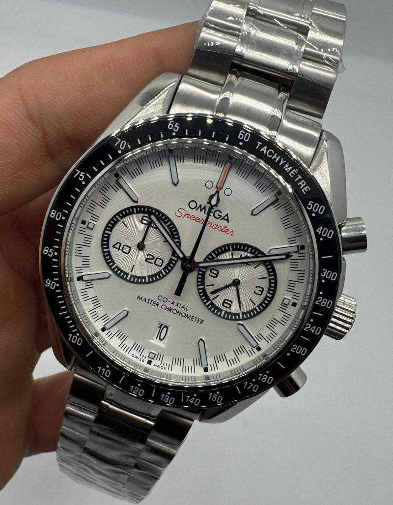 Omega Speedmaster Dark Side of the Moon Aço 44mm