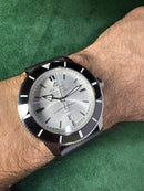 Breitling Superocean Aço 44mm Mostrador Prata Bisel Preto Pulseira Borracha
