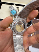 Patek Philippe Nautilus 39mm, Mostrador Preto, Pulseira Aço