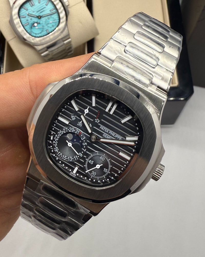 Patek Philippe Nautilus Fases da Lua 40mm, Aço, Mostrador Cinza
