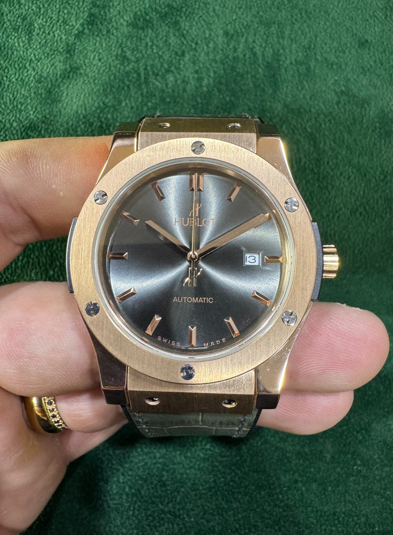 Hublot Classic Fusion 45mm Aço Rosê Mostrador Cinza Puls. Couro com Borracha