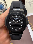 Patek Philippe Nautilus 39mm, Mostrador Preto, Pulseira Borracha