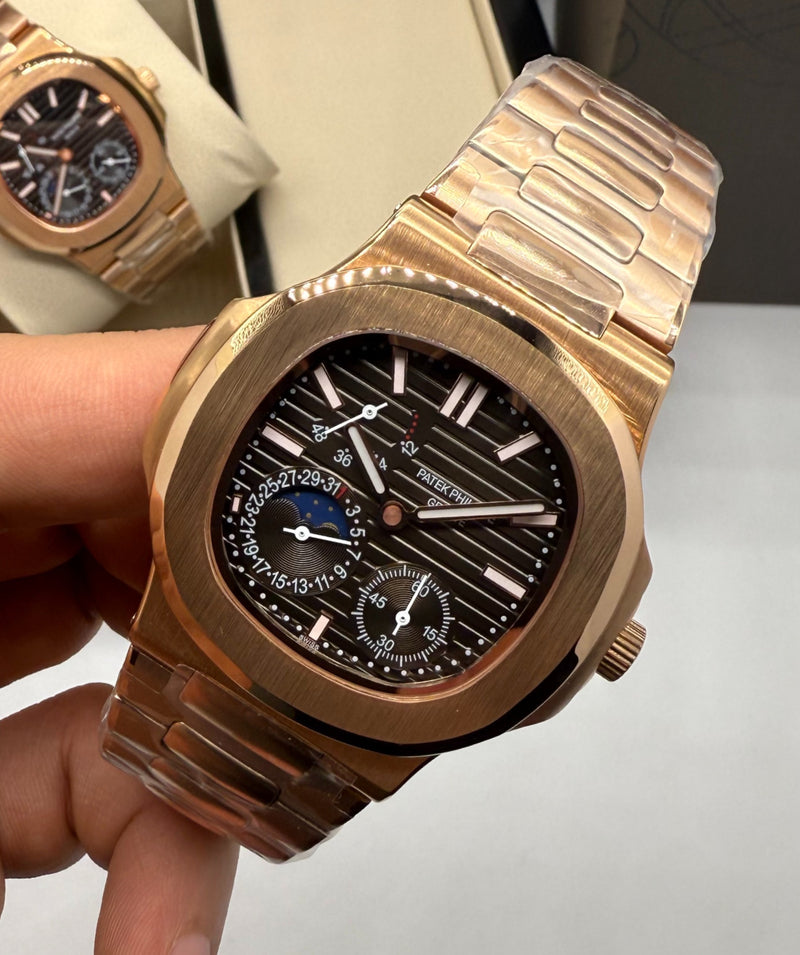 Patek Philippe Nautilus Fases da Lua 40mm, Aço/Rose, Mostrador Marrom