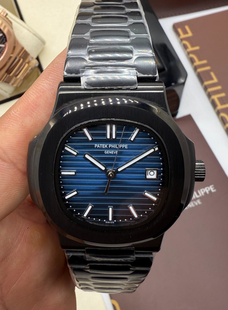 Patek Philippe Nautilus 39mm Aço/OxBlack, Mostrador Azul