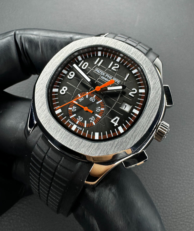 Patek Philippe Aquanaut 42mm Aço Mostrador Preto Pulseira Borracha