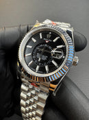 Rolex Sky-Dweller - 42mm Aço - Mostrador Preto - Pulseira Jubilee