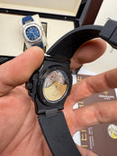 Patek Philippe Nautilus 39mm, Mostrador Preto, Pulseira Borracha
