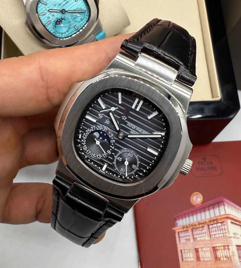 Patek Philippe Nautilus Fases da Lua 40mm, Aço, Mostrador Cinza