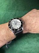 Breitling Superocean Aço 44mm Mostrador Prata Bisel Preto Pulseira Borracha