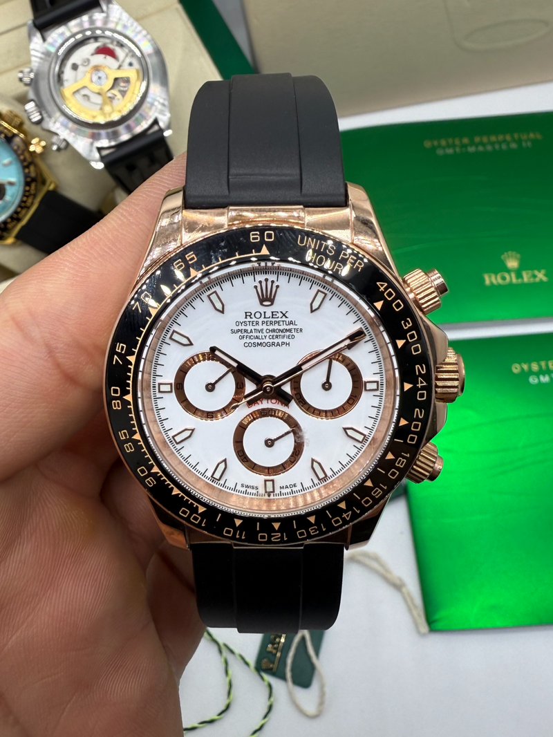 Rolex Daytona 40mm Dourado Mostrador Branco Luneta Preta
