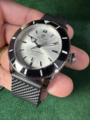 Breitling Superocean Aço 44mm Mostrador Prata Bisel Preto Pulseira Borracha