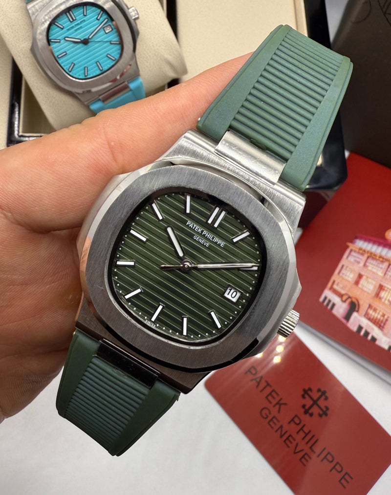 Patek Philippe Nautilus 39mm, Mostrador Verde, Pulseira Borracha