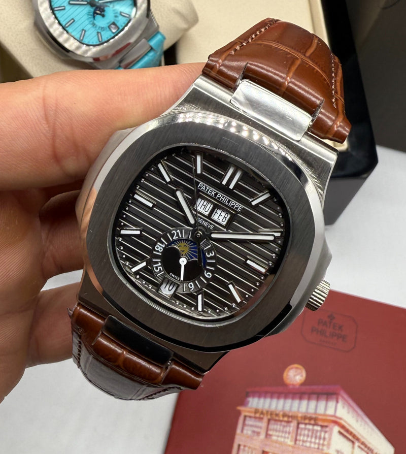 Patek Philippe Nautilus 39mm, Mostrador Cinza, Pulseira Couro