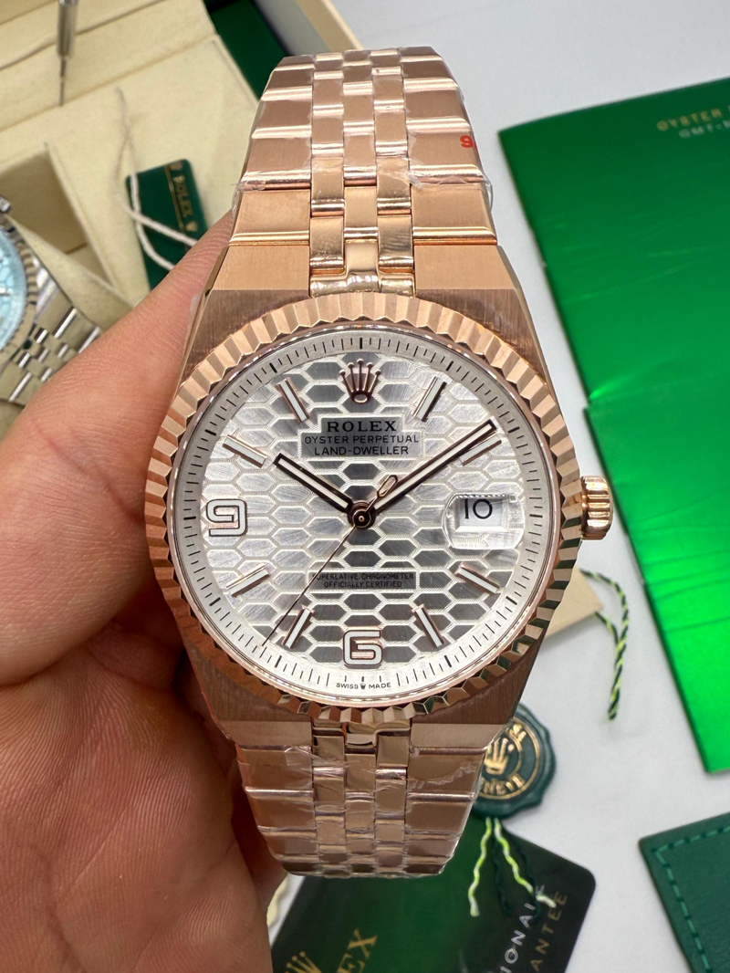 Rolex Oyster Perpetual Land‑Dweller 40mm Rose, Mostrador Prata