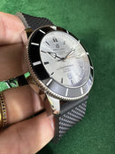 Breitling Superocean Aço 44mm Mostrador Prata Bisel Preto Pulseira Borracha