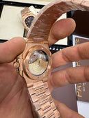 Patek Philippe Nautilus 39mm, Aço/Rose, Mostrador Preto