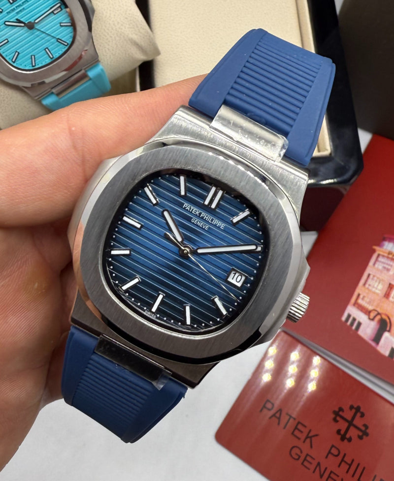 Patek Philippe Nautilus 39mm, Mostrador Azul, Pulseira Borracha