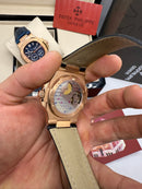 Patek Philippe Nautilus Fases da Lua 40mm, Aço/Rose, Mostrador Preto