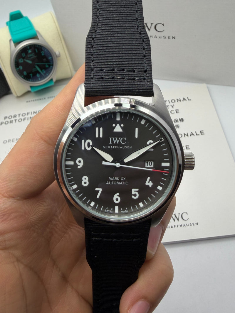 IWC Pilot 40mm Mark XX - Pilot 40mm - Aço/Nylon - Cinza e Preto
