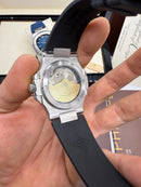 Patek Philippe Nautilus 39mm, Mostrador Preto, Pulseira Borracha