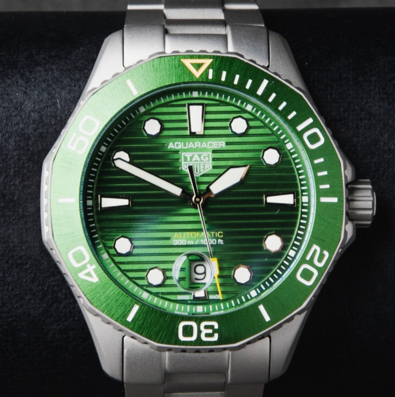 Tag Heuer Aquarecer 300, 43mm, Aço, Mostrador Verde, Bezel Verde