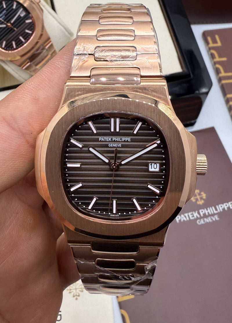 Patek Philippe Nautilus 39mm, Aço/Rose, Mostrador Marrom