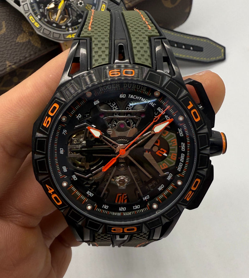 Roger Dubuis Excalibur Spider Flyback Chronograph 45mm - Aço/OxBlack