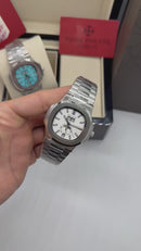 Patek Philippe Nautilus 39mm, Mostrador Branco, Pulseira Aço