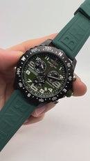 Breitling ENDURANCE PRO Aço 44mm - OxiBlack - Mostrador Verde