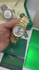 Rolex Oyster Perpetual Land‑Dweller 40mm Dourado, Mostrador Prata