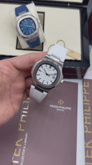 Patek Philippe Nautilus 39mm, Mostrador Branco, Pulseira Borracha