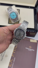 Patek Philippe Nautilus 39mm, Mostrador Cinza, Pulseira Aço